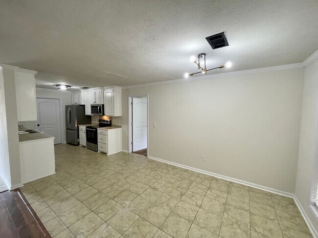 Building Photo - 111 Stapleton Dr
