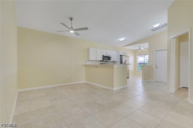 Building Photo - 5011 SW 16th Pl