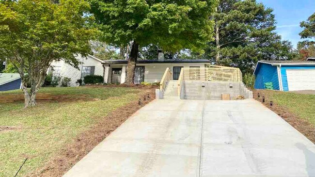 Building Photo - 1341 Reddington Ln