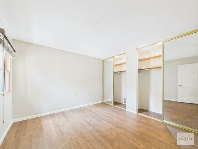 Building Photo - Two Bedroom Single Family Home Available Now!