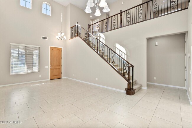 Building Photo - 3842 E Cat Balue Dr