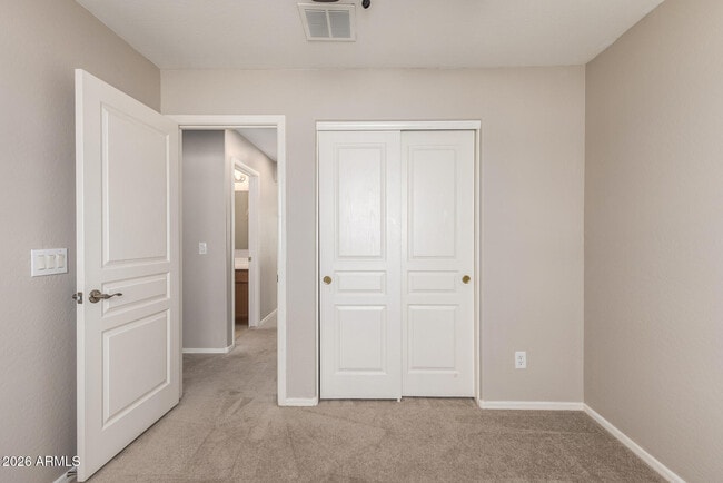 Building Photo - 3956 E Maplewood St