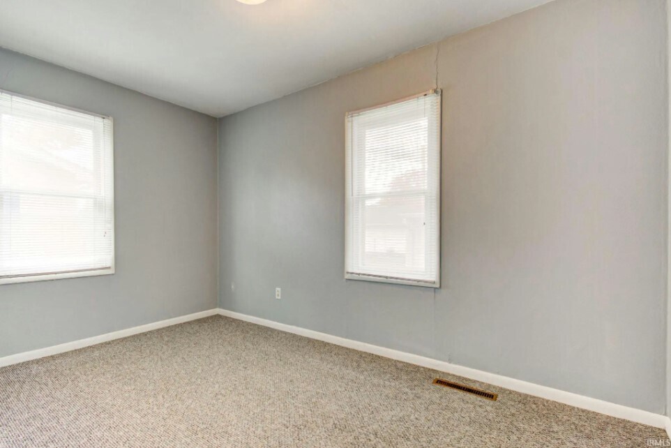 Building Photo - 538 Mill St