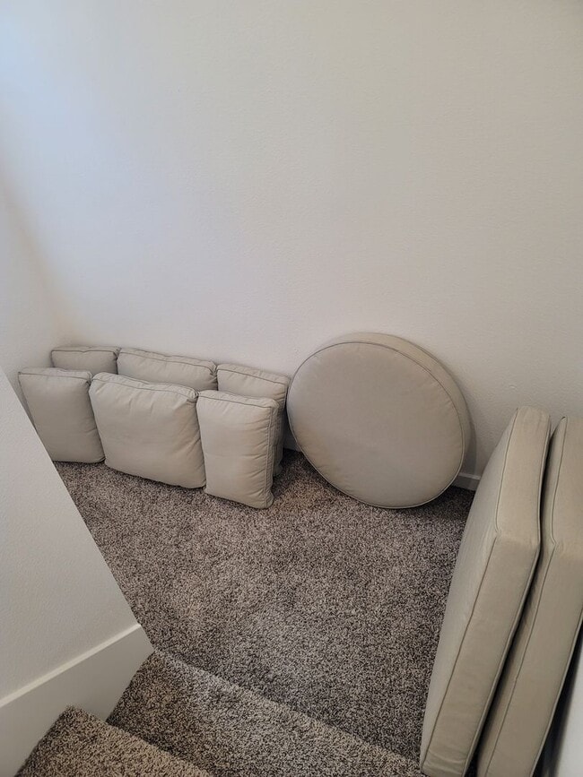 Building Photo - Cozy condo with roof top balcony in Downtown Sacramento