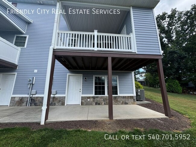 Building Photo - 1131 Lincolnshire Dr