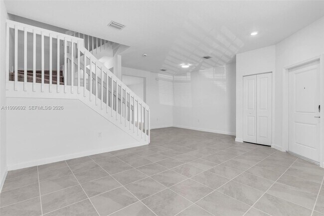 Building Photo - 2661 SE 28th St