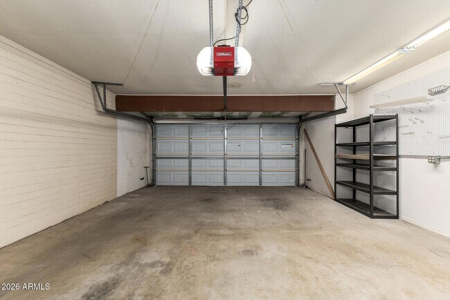 Building Photo - 3541 E Dahlia Dr