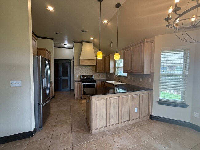 Building Photo - 19132 Cottonwood Ct