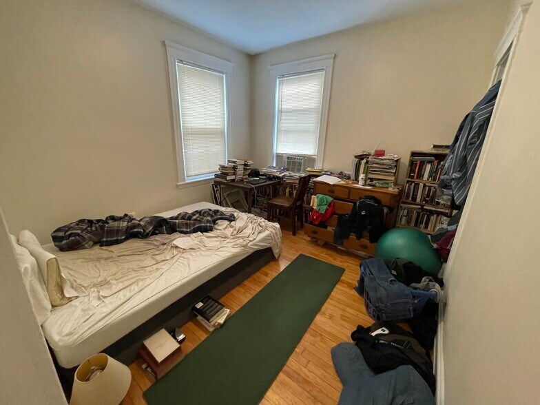 Building Photo - 322 Summit Ave