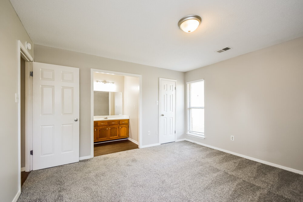 Building Photo - 7082 Layne Dr