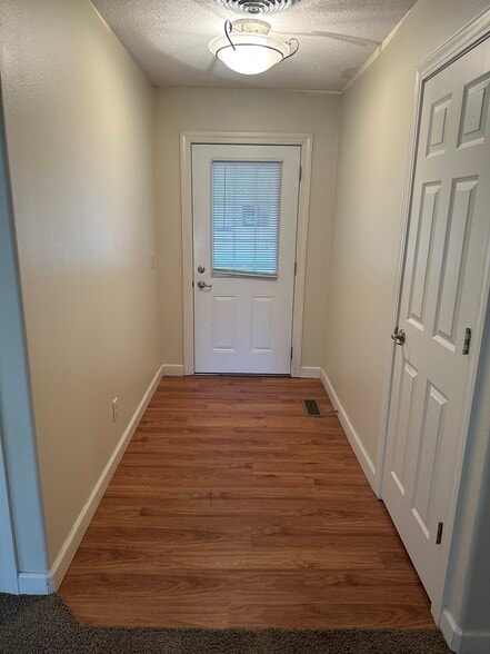 Building Photo - 1729 Emerald Trl SE