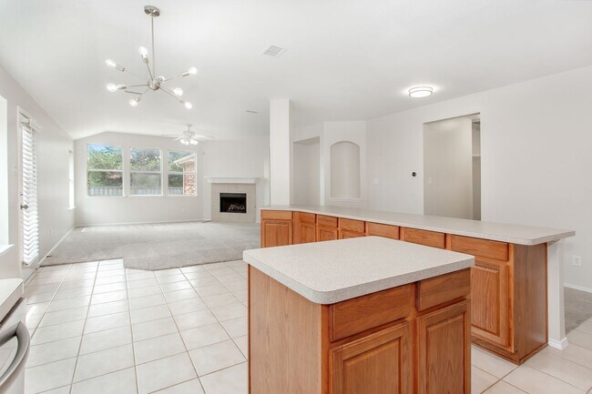 Building Photo - 4 Bedroom 2 Bath Home for Rent