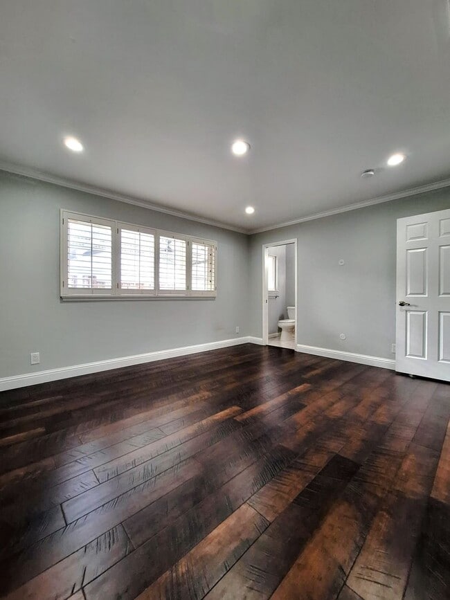 Building Photo - Beatifully Remodeled 3bd Single Story House With Pool!