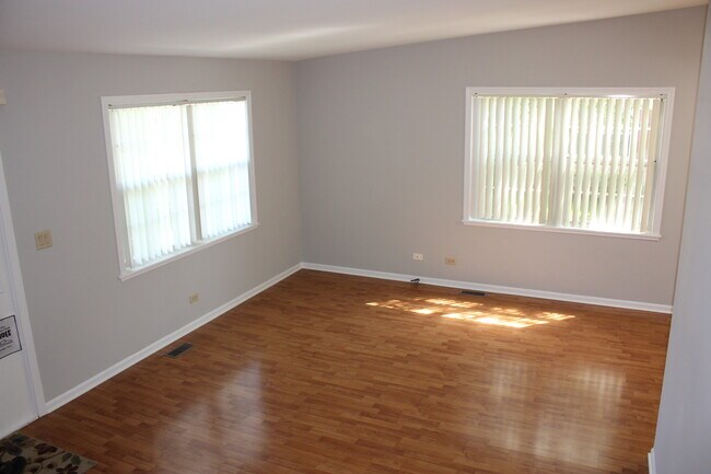 Building Photo - 410 Ashwood Ct