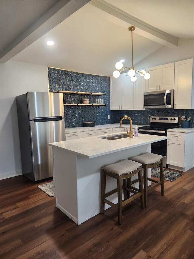 Building Photo - 1513 McLain St