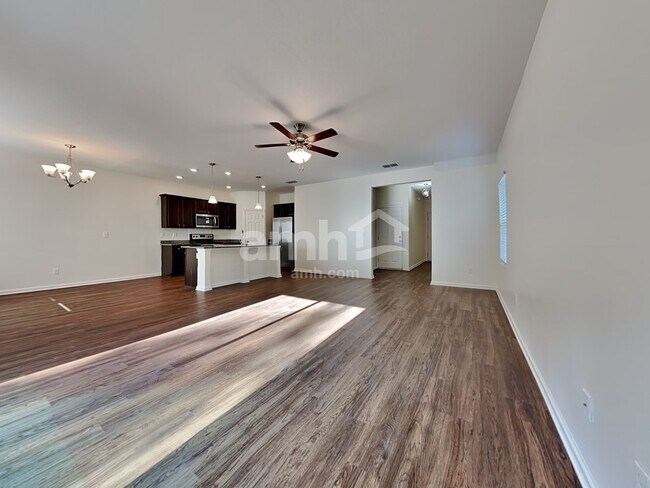 Building Photo - 120 E Jayce Way