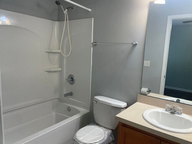 Building Photo - Samara Lakes- 3 BR / 2 BA Home For Rent In St. Augustine!