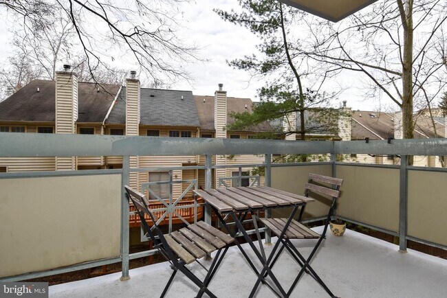 Building Photo - 5450 Whitley Park Terrace