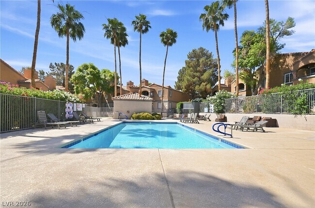 Building Photo - 220 Mission Catalina Ln
