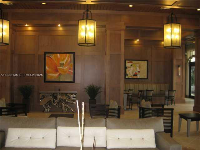 Building Photo - 2950 St Thomas Dr