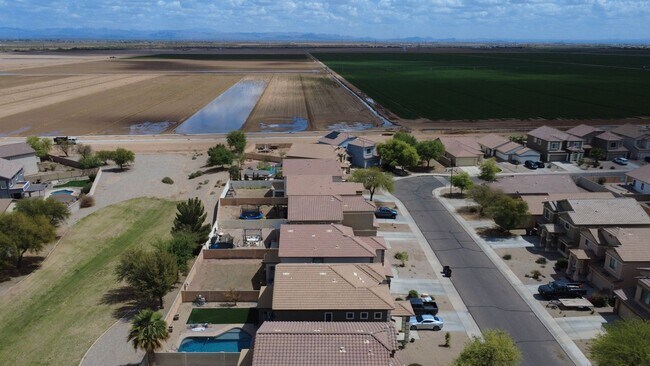 Building Photo - 734 W Fruit Tree Ln