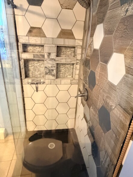 Building Photo - 103 Smalley St