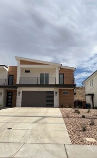 Building Photo - Stylish Desert Ridge Townhome with Modern Finishes & 2-Car Garage