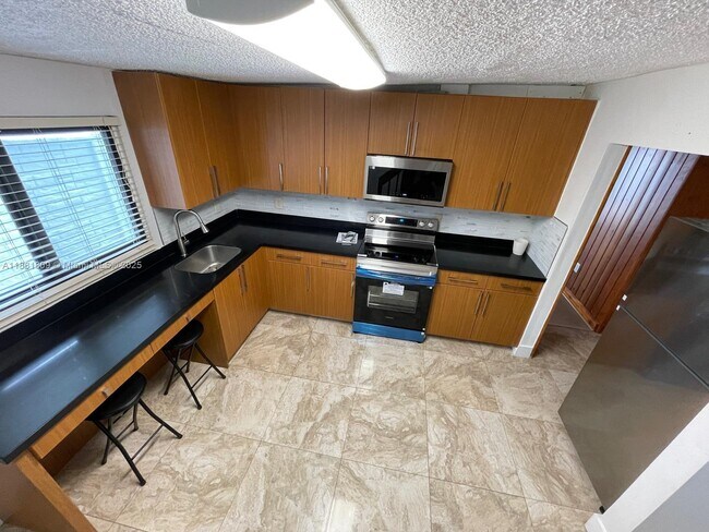 Building Photo - 9922 SW 2nd St