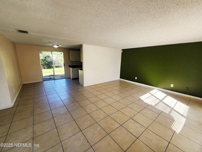 Building Photo - 7127 Prellie St