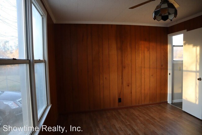 Building Photo - 3 br, 2 bath House - 895 B Street