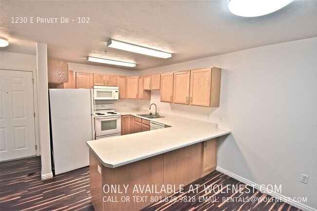 Building Photo - 1230 Privet Dr