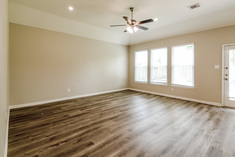 Building Photo - 403 Cedar Lake Dr