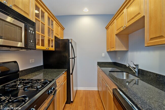 Building Photo - 2649 N Kedzie Ave