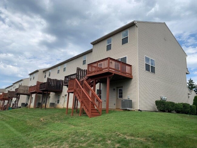 Building Photo - 6443 Creekbend Dr