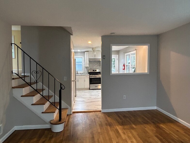 Building Photo - 24 Huron Ave