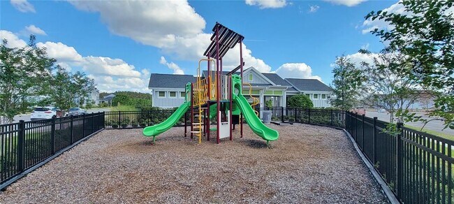 Building Photo - 28564 Sweet Persimmon Dr