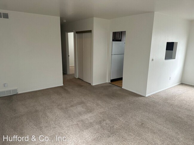 Building Photo - 2 br, 1 bath House - 8759 Chase Drive #174