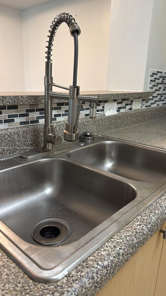 Building Photo - 2201 W Preserve Way