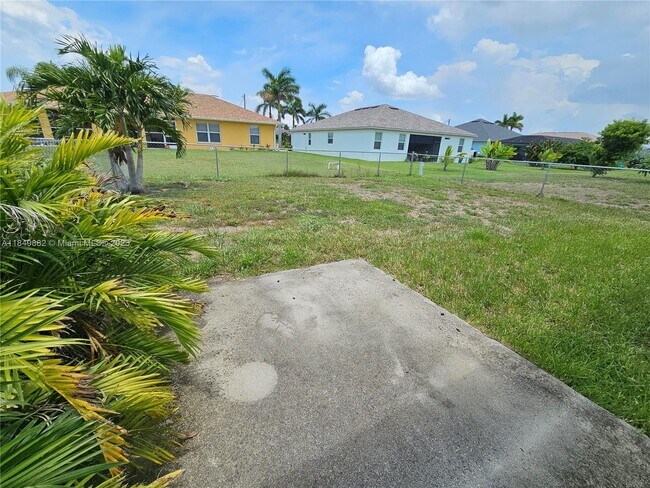 Building Photo - 3820 SW 16th Pl