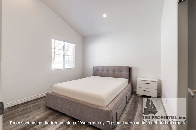 Building Photo - Stylish 3-Bedroom Condo in Gated Torrance ...