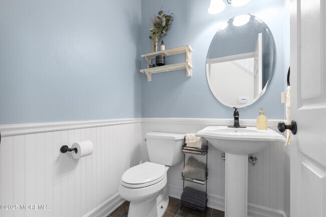 Building Photo - 6 Kindling Way