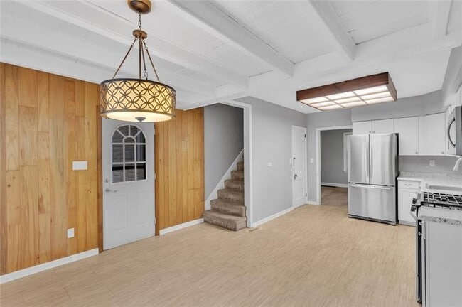 Building Photo - 1499 Stoltz Rd
