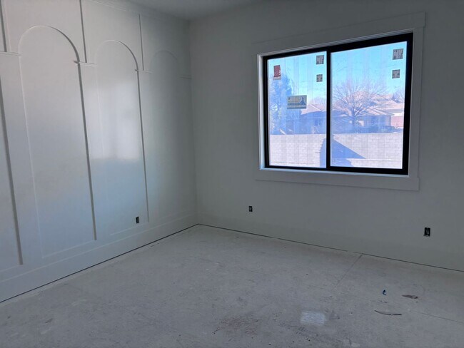 Building Photo - Gorgeous 7 bed 8 bath home with Swimming Pool and RV Garage