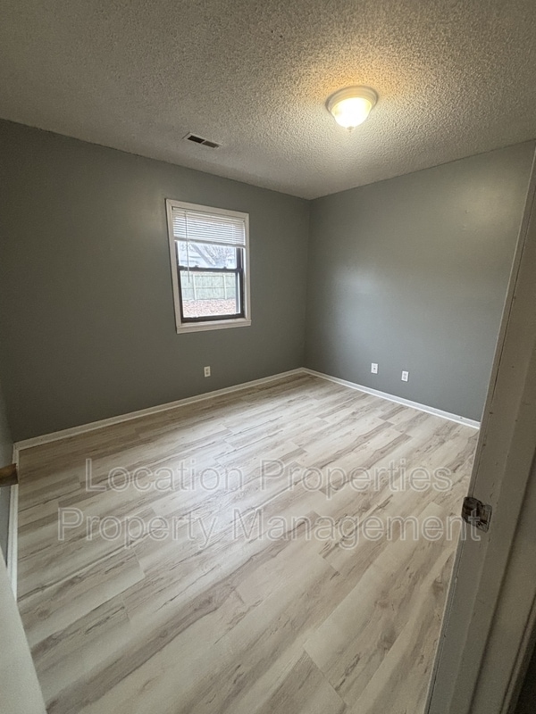 Building Photo - 331 Clayton Ct