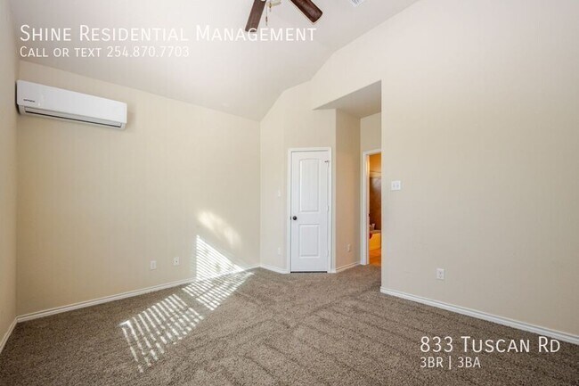 Building Photo - 833 TUSCAN Rd