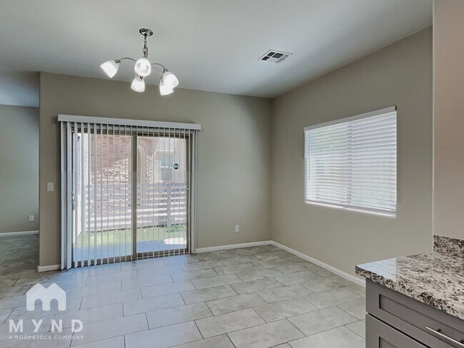 Building Photo - 1818 W Pollack St