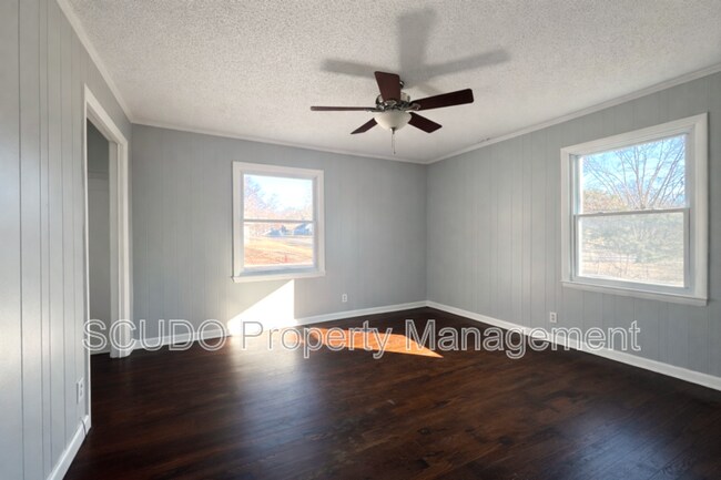 Building Photo - 12509 E 53rd St