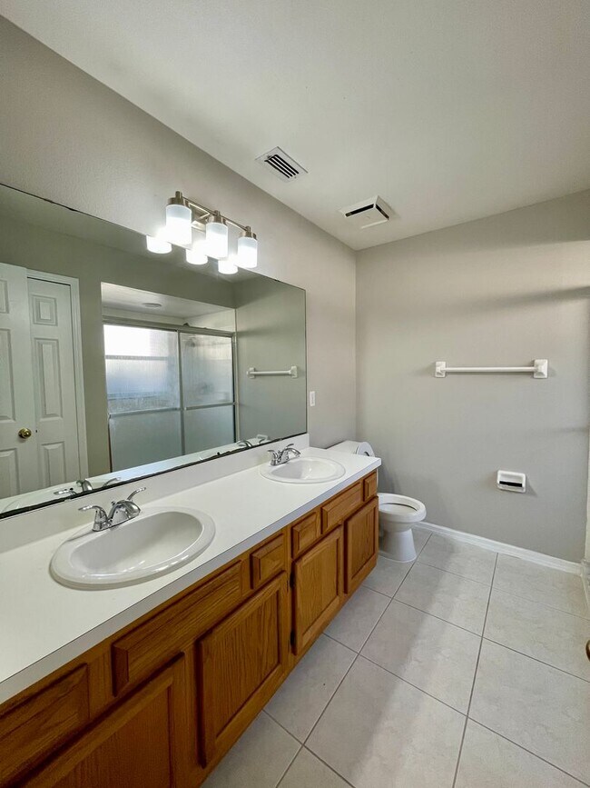 Building Photo - CUTE HOME IN SOUTHEAST ORLANDO