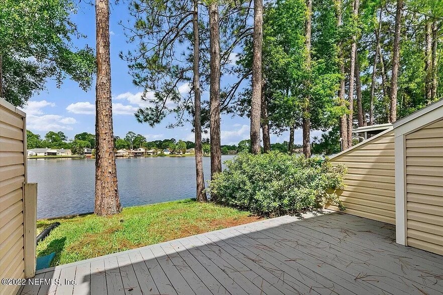 Building Photo - 11290 Lake Mandarin Cir E