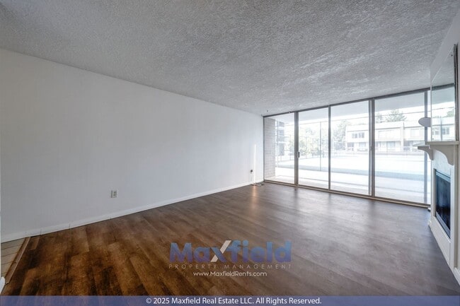 Building Photo - NEWLY REMODELED FLOORING!! Salt Lake City - Heart of Downtown - 2BD - 2BTH - 1GAR PARKING